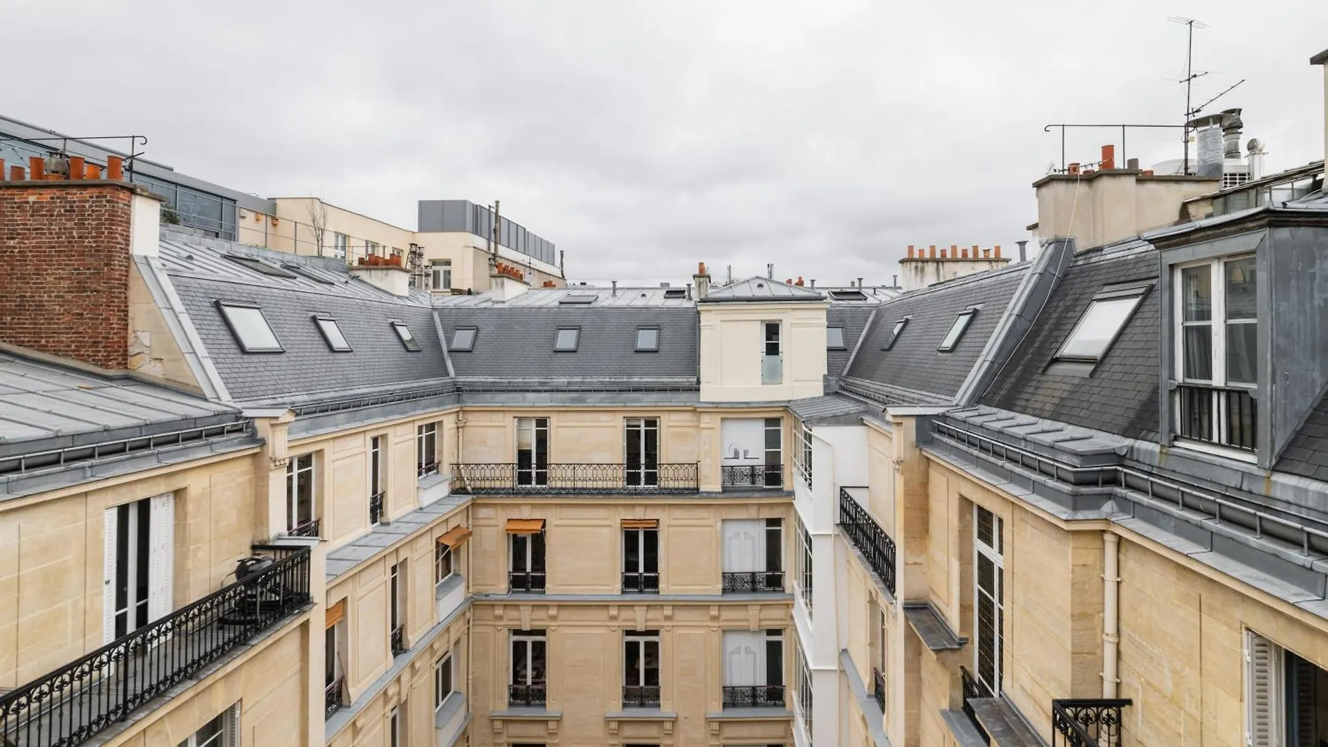 Brand New Luxury Flat In Champs Elysees - Triangle D'or * Παρίσι